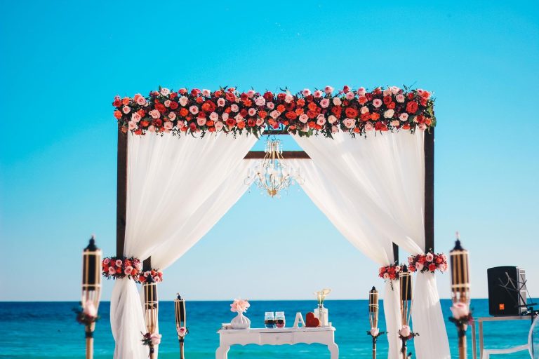 10 Destination Wedding Ideas & Tips to Make Planning Easier