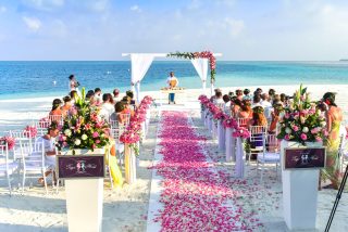 How to Improve Your Destination Wedding Guest Attendance