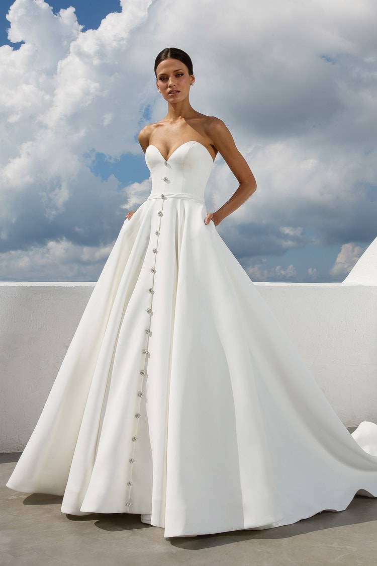 Stunning 2018 Destination Wedding Dresses by Justin Alexander ...