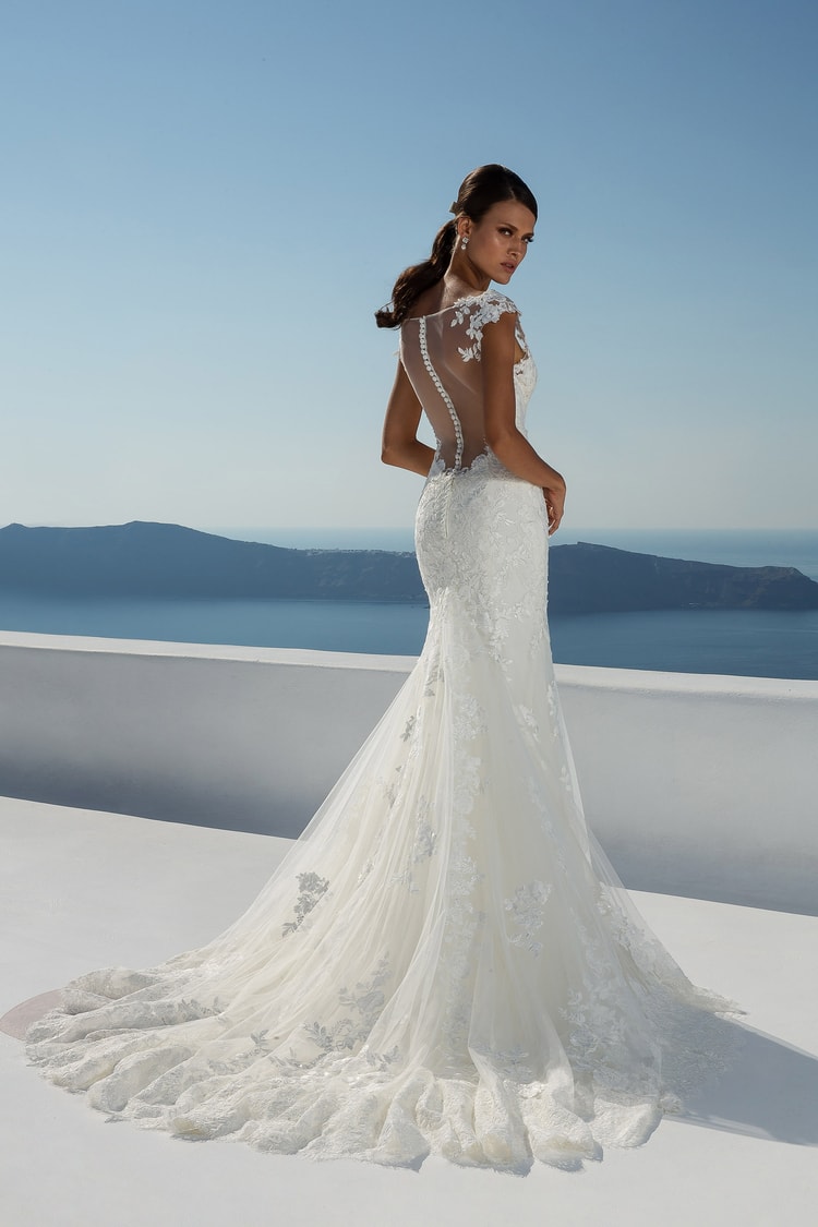 Stunning 2018 Destination Wedding Dresses by Justin Alexander ...