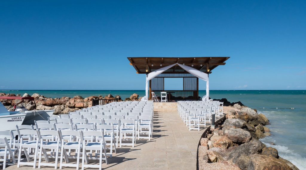 Everything to Know about Hiring a Destination Wedding Planner - Destination  Wedding Details