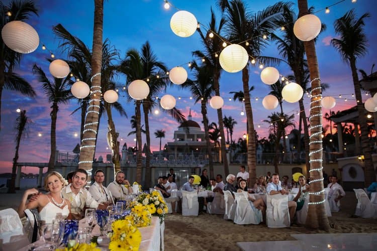 Beach wedding in Cabo San Lucas-019