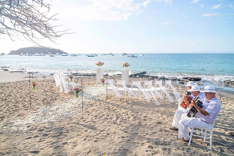 Beach wedding in Playa Ocotal Costa Rica-016