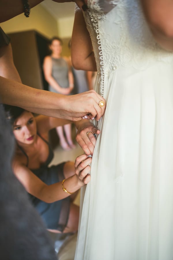 bride gettng ready in Azul Sensatori