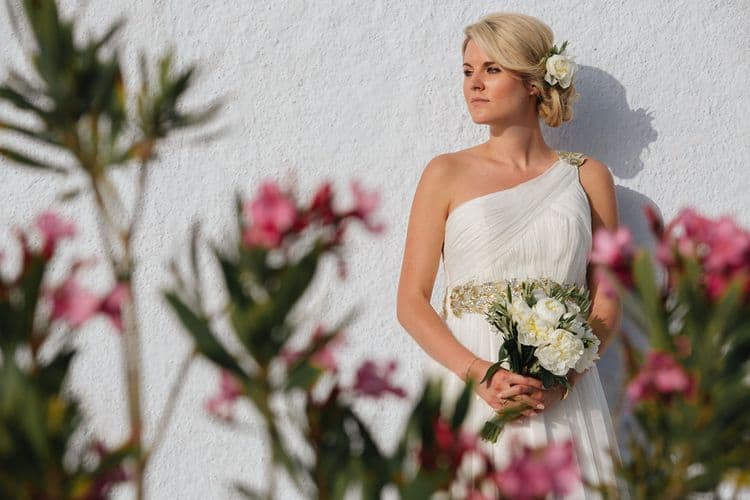 Elopement in the Dreams Luxury Suites in Santorini