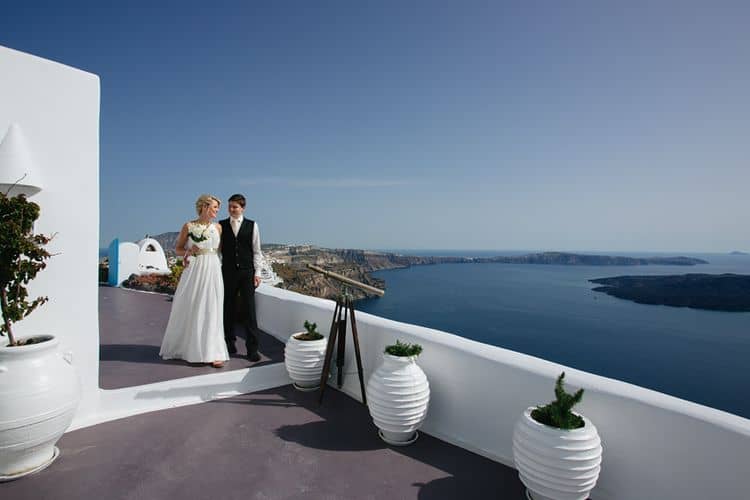 Elopement in the Dreams Luxury Suites in Santorini