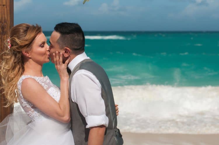 Intimate destination wedding in Nassau_52