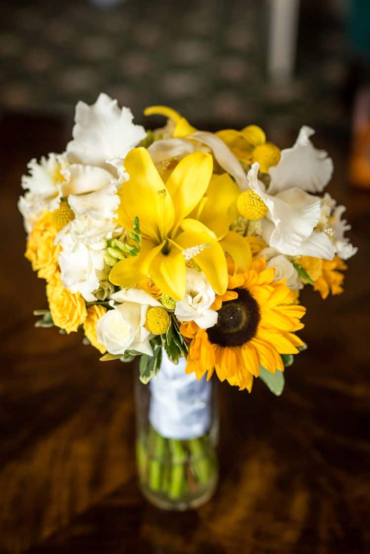 yellow and white wedding bouquet