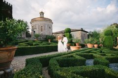 A Fairy Tale Destination Wedding Inspiration In A Tuscan Castle ...