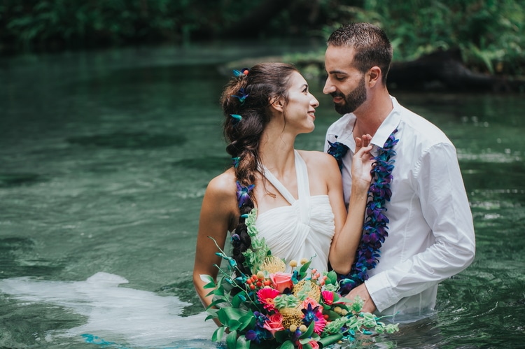 Stunning Underwater Wedding Photography Inspiration - Destination Wedding  Details