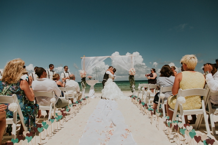 beach wedding at Royalton Riviera Cancun 170