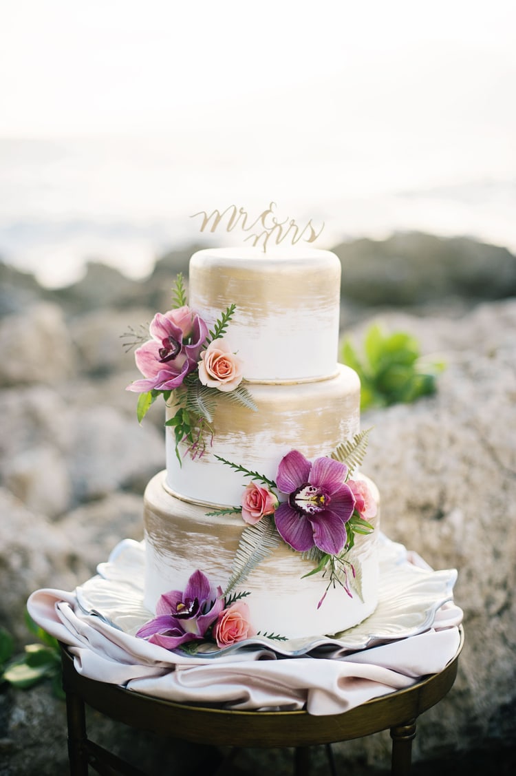 Tips & Advice for Your Beach Wedding Cakes Destination