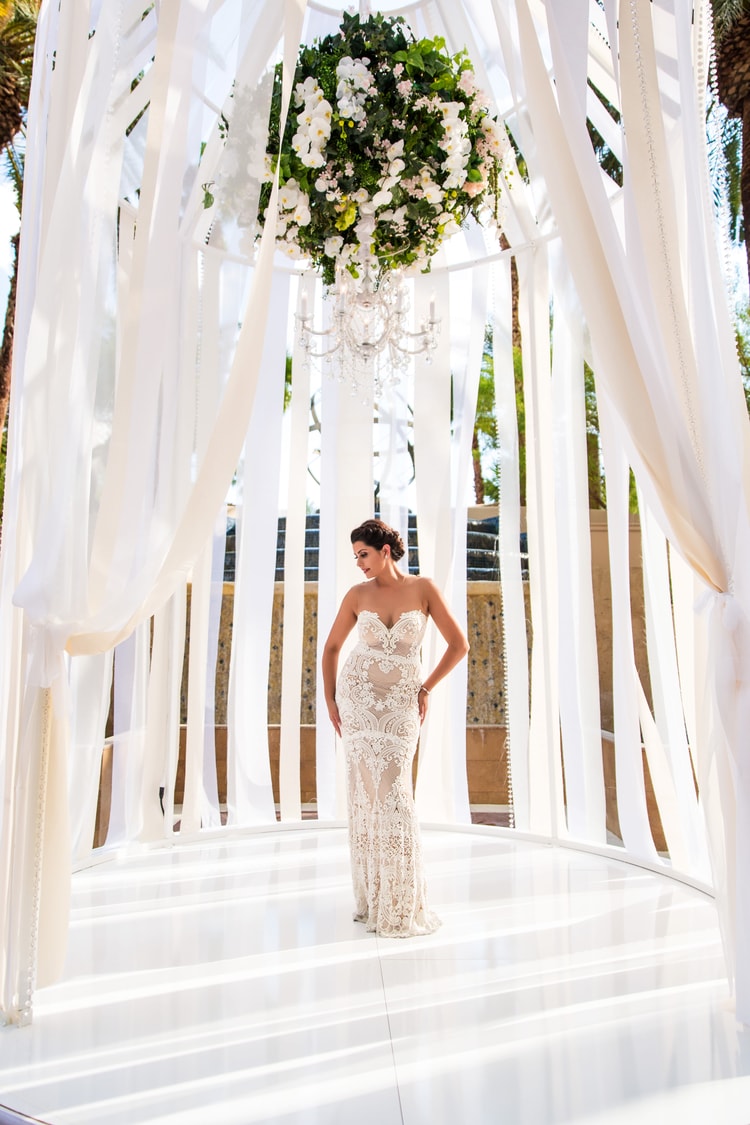 16 Breathtaking Real Destination Wedding Ceremony Decorations