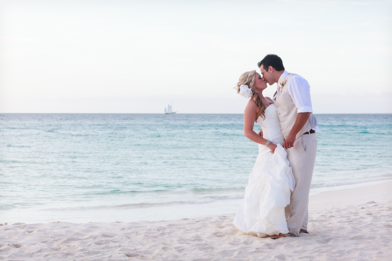 10 Destination Wedding Ideas & Tips to Make Planning Easier