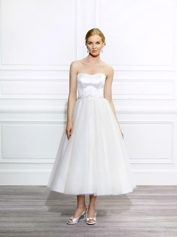 Short Wedding Dresses that are Classy & Sassy