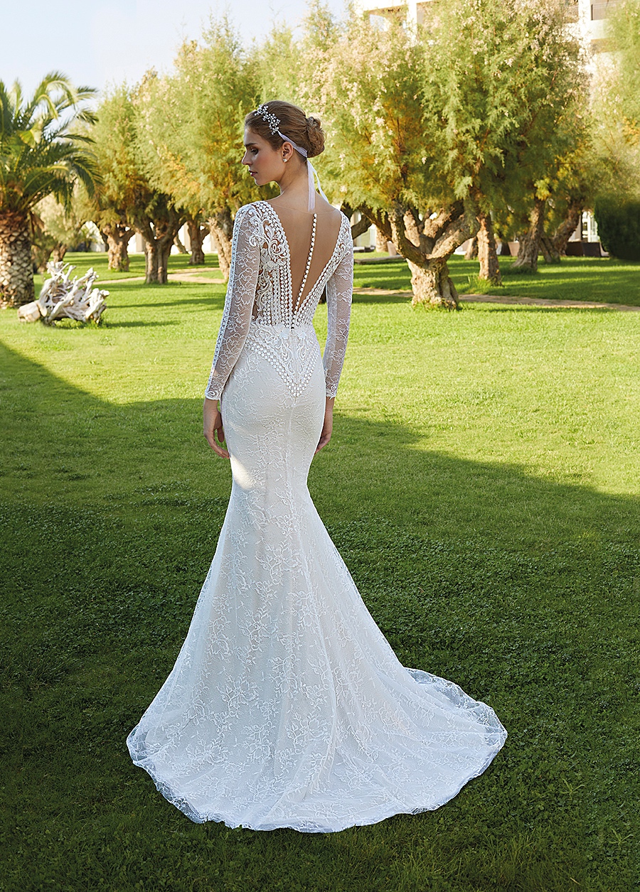 Spectacular Destination Wedding Dress Styles You'll Love - Destination