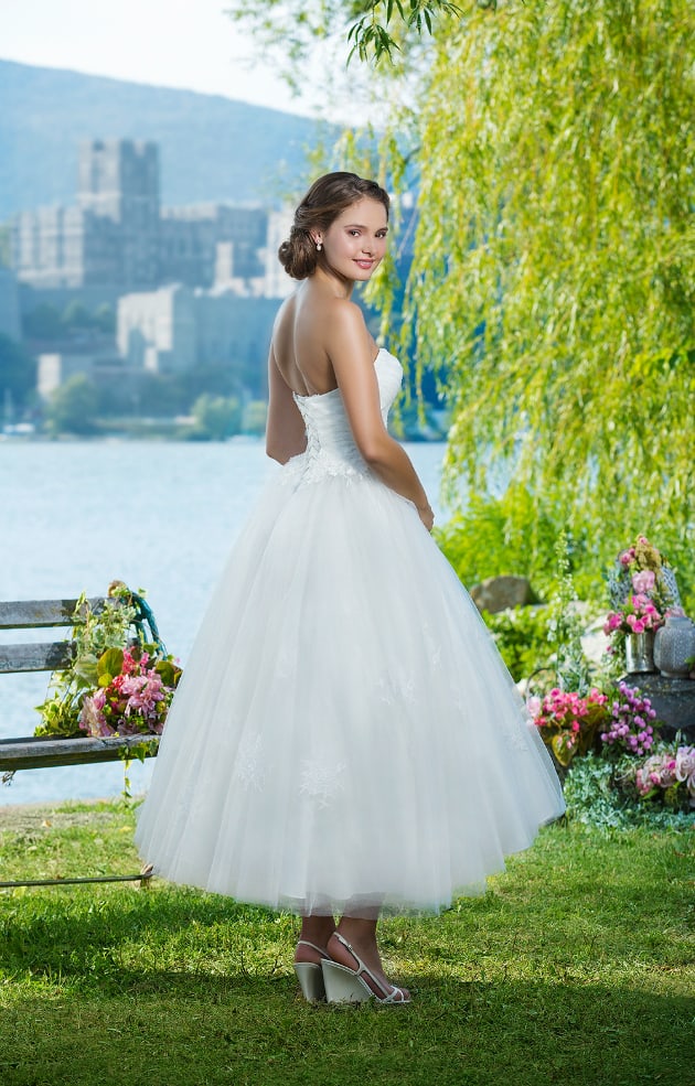 Stunning Destination Wedding Dress Collection  Destination Wedding Details