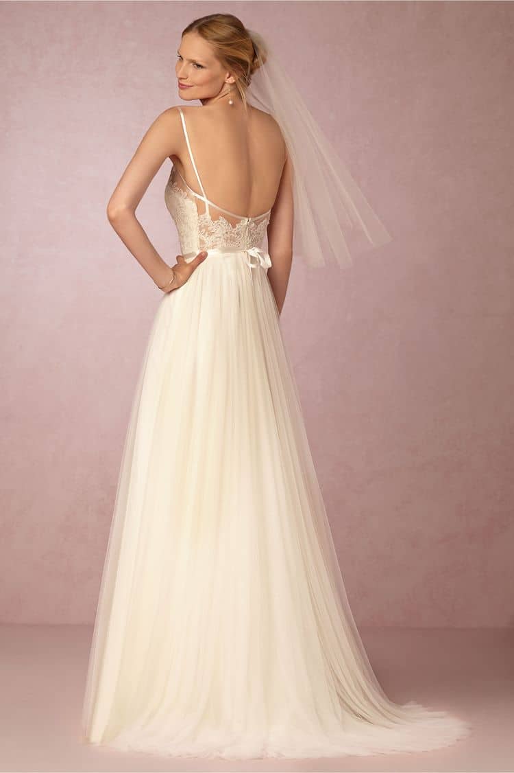 14 Beautiful Wedding Dresses Ideal For A Destination Wedding