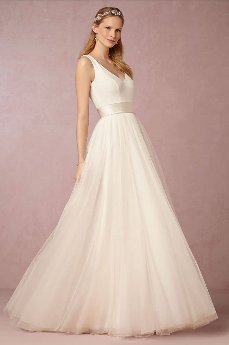 14 Beautiful Wedding Dresses Ideal For A Destination Wedding