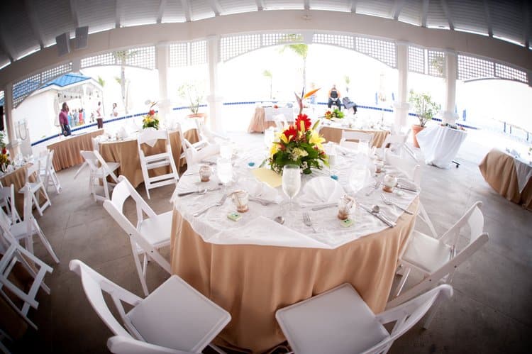 Destination wedding in Nassau, Bahamas