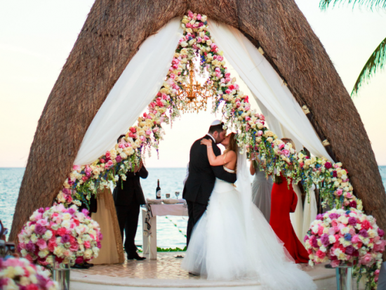 luxurious destination wedding in Dreams riviera cancun