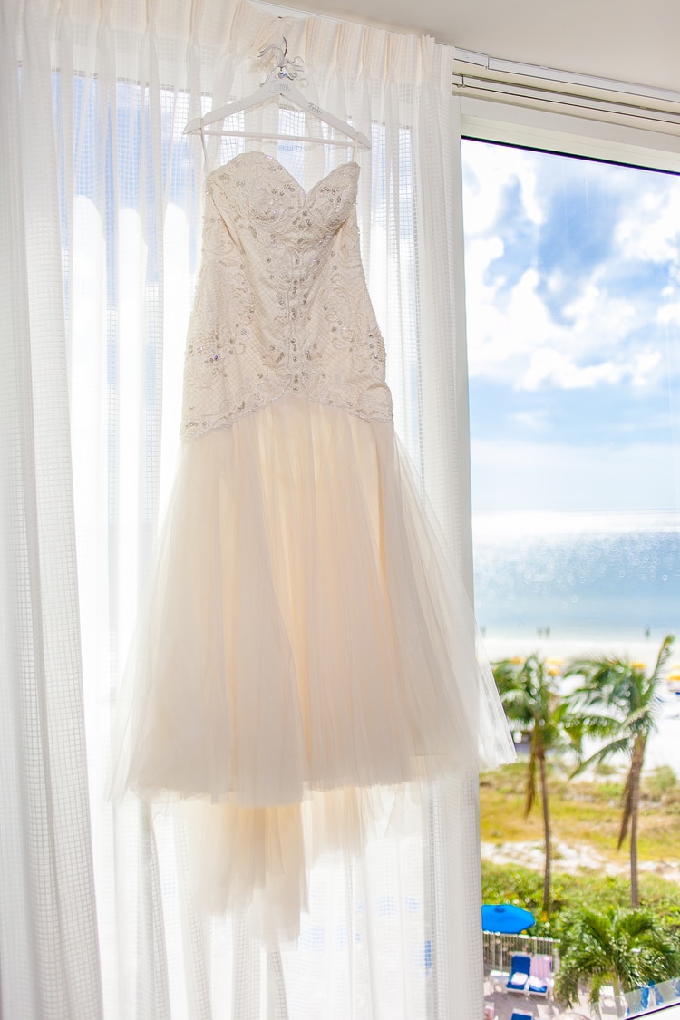 pink shell resort wedding 43