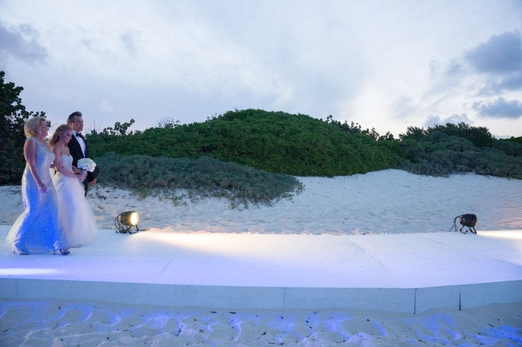 sunset beach wedding at Banyan Tree Mayakoba